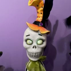 TheHolidayBarn.com Spooky Skelly Skull With Eyes That Light Up New!